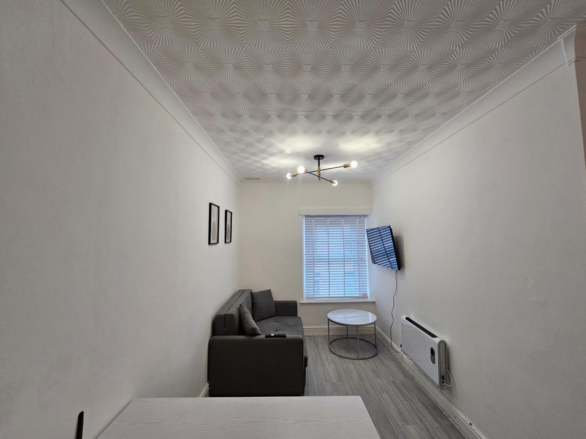 Modern & Stylish 1 Bedroom Flat In Bridgend Town Buitenkant foto